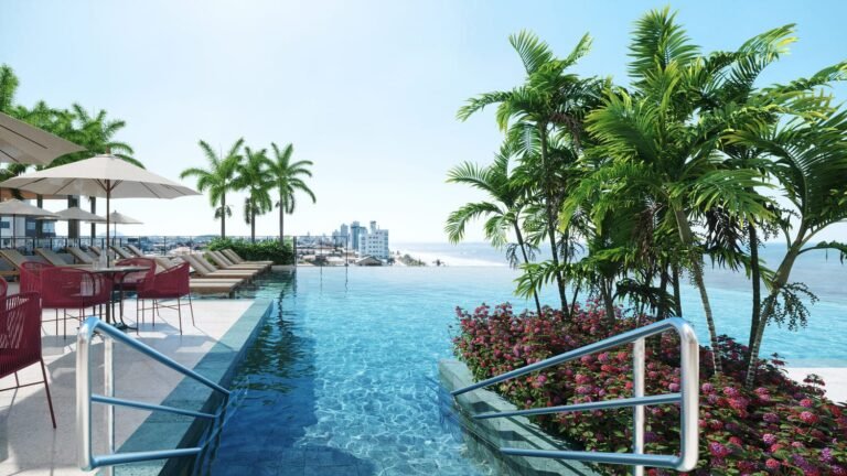 Piscina do Farol da Barra Home Club